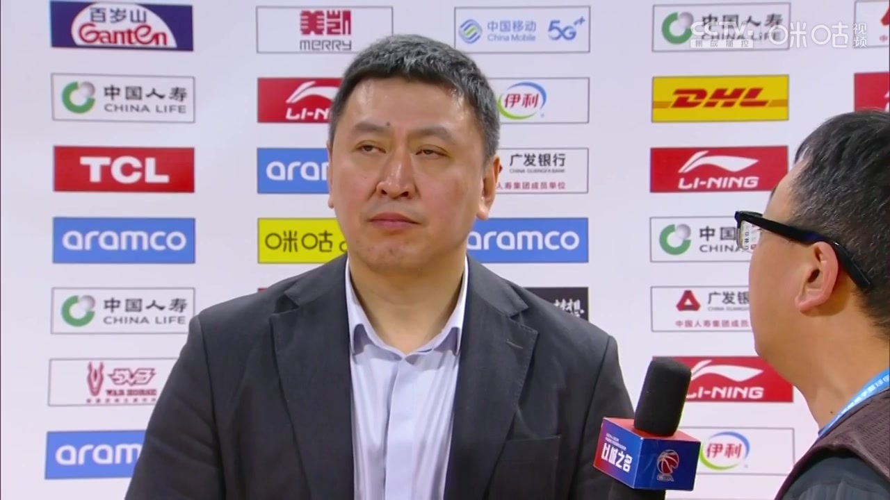 王世龙：我们对重点人的防守不明确 焦灼情况下赢球也是一种锻炼
