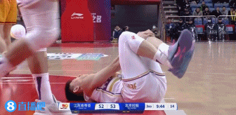 直播吧：刘晓宇下午将进行腿部核磁检查 目前判断不是特别严重