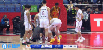 直播吧：刘晓宇下午将进行腿部核磁检查 目前判断不是特别严重